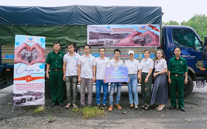 Biểu tượng nhân viên hỗ trợ khách hàng 24/7, tượng trưng cho dịch vụ chăm sóc khách hàng của hi8.